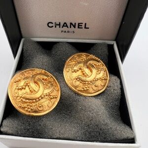CHANEL Vintage 1996 Gold Plated Clip Earrings